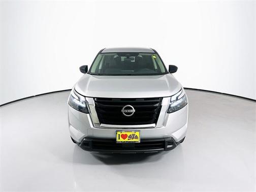 2024 Nissan Pathfinder S FWD