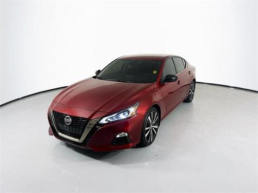 2022 Nissan Altima SR FWD