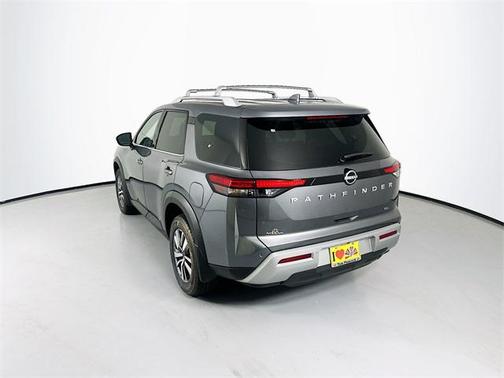 2025 Nissan Pathfinder SL FWD