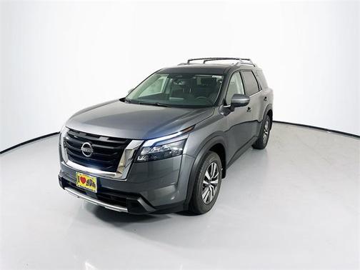 2025 Nissan Pathfinder SL FWD
