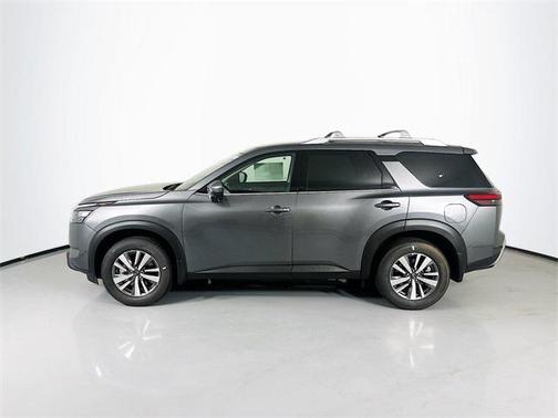 2025 Nissan Pathfinder SL FWD