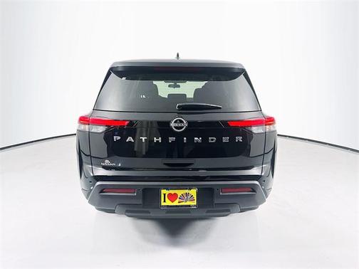 2025 Nissan Pathfinder S FWD