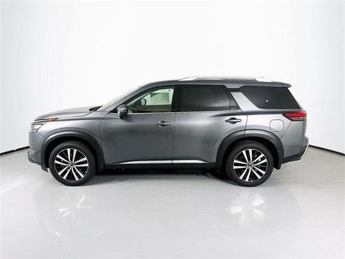 2025 Nissan Pathfinder Platinum FWD