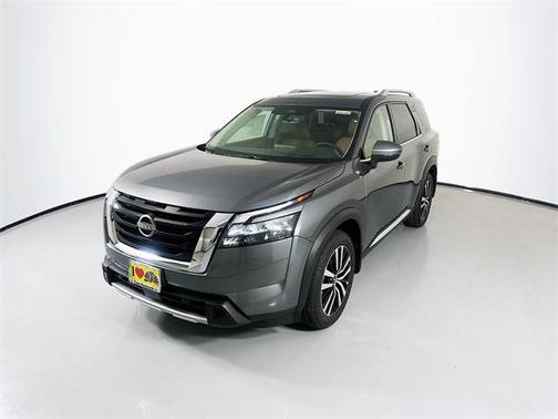 2025 Nissan Pathfinder Platinum FWD