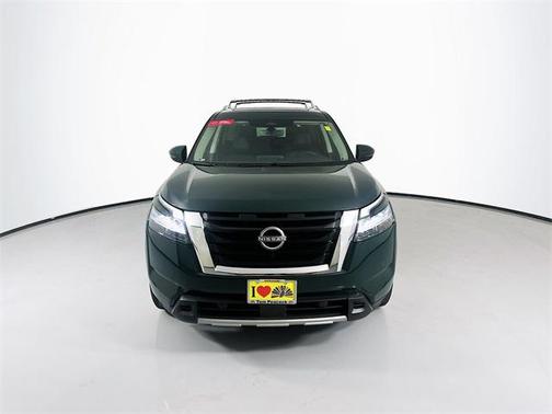 2024 Nissan Pathfinder SL FWD