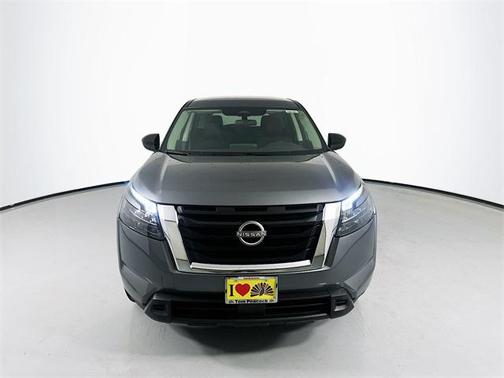 2024 Nissan Pathfinder S FWD