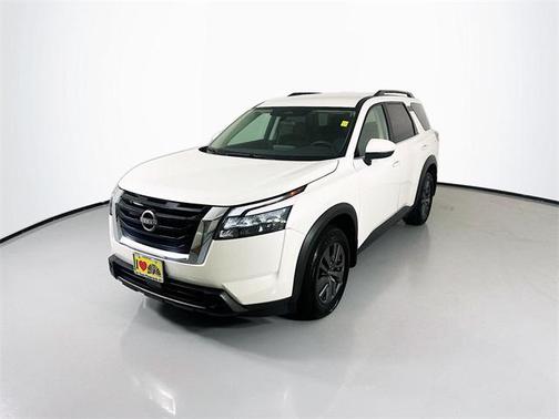 2024 Nissan Pathfinder SV FWD