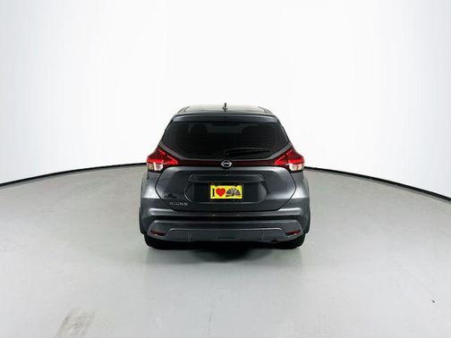 Gun Metallic 2025 Nissan Kicks S
