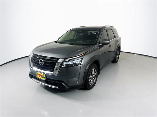 2025 Nissan Pathfinder SL FWD