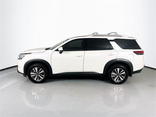 2024 Nissan Pathfinder SL FWD
