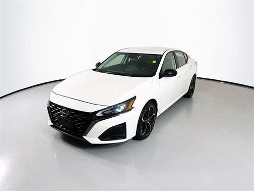 2023 Nissan Altima SR FWD