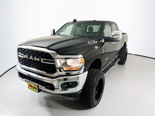 Diamond Black Crystal Pearlcoat 2024 RAM 2500 Big Horn Crew Cab 4x4 6'4' Box