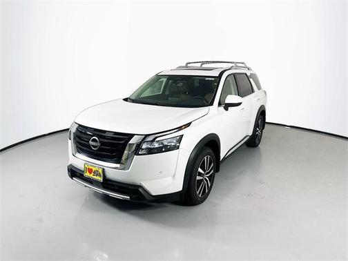 2025 Nissan Pathfinder Platinum FWD