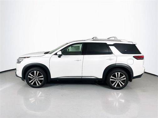 2025 Nissan Pathfinder Platinum FWD