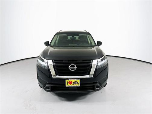 2025 Nissan Pathfinder SV FWD
