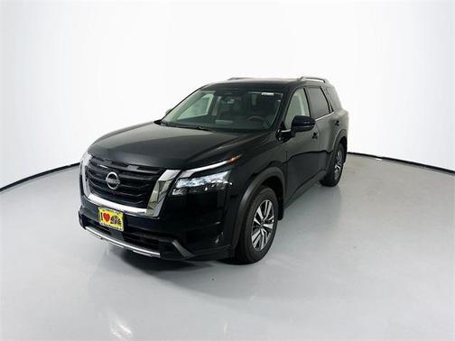 2025 Nissan Pathfinder SL FWD