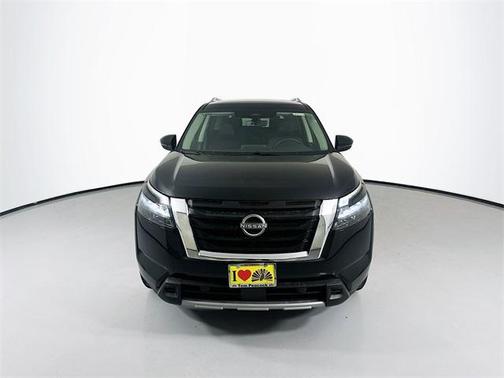 2025 Nissan Pathfinder SL FWD