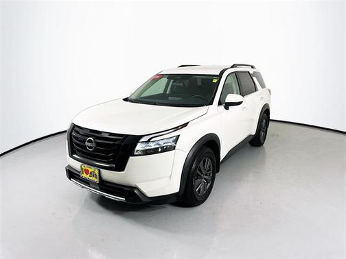 2022 Nissan Pathfinder SV 2WD