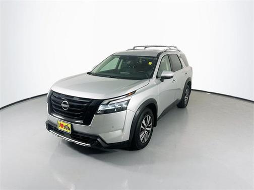 2023 Nissan Pathfinder SL 4WD