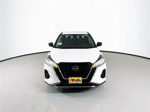 2025 Nissan Kicks S