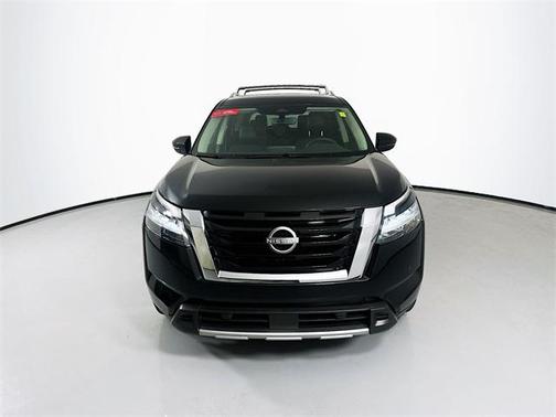 2024 Nissan Pathfinder SL FWD