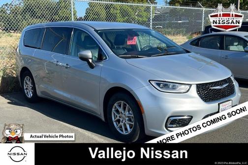 2023 Chrysler Pacifica Touring-L