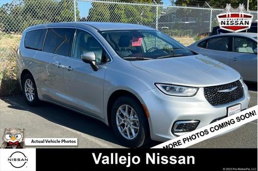 2023 Chrysler Pacifica Touring-L