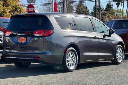 2023 Chrysler Voyager LX