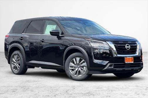 2025 Nissan Pathfinder S