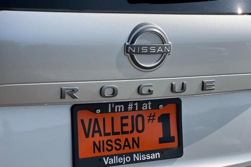 2025 Nissan Rogue SV