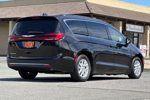 2022 Chrysler Pacifica Touring-L