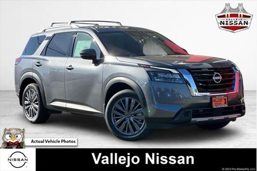 2025 Nissan Pathfinder SL