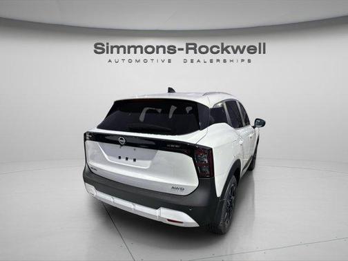 Aspen White Tri 2026 Nissan Kicks SV
