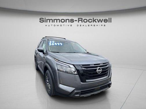 2025 Nissan Pathfinder SV