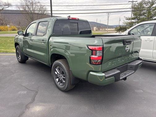 2025 Nissan Frontier SV