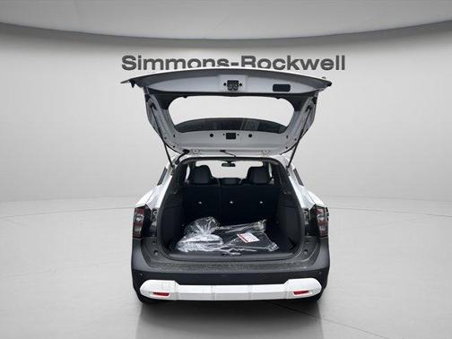 Aspen White Tri 2026 Nissan Kicks SR