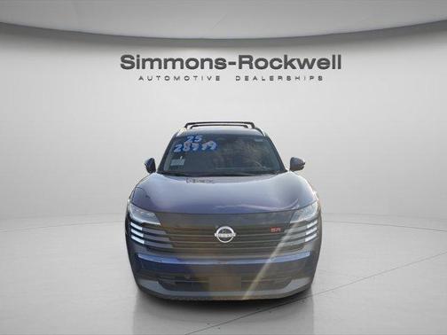 2025 Nissan Kicks SR
