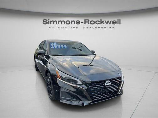 2025 Nissan Altima SR