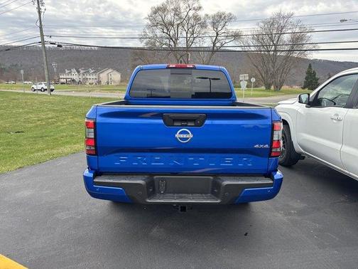 2025 Nissan Frontier SV