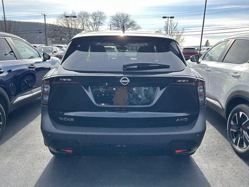 2026 Nissan Kicks SV