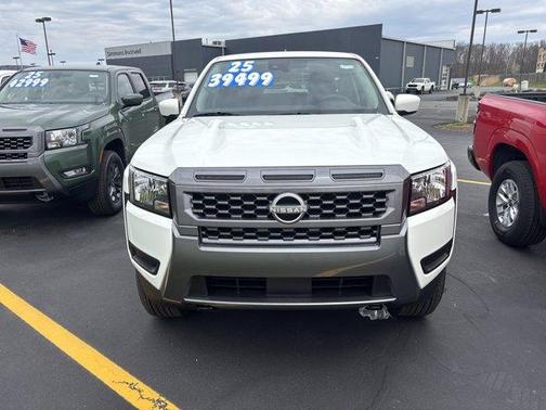 2025 Nissan Frontier SV