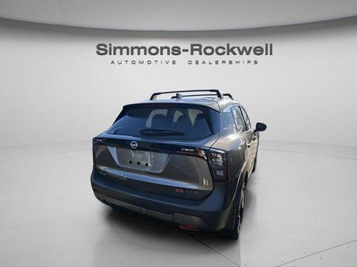 Canyon Bronze M 2026 Nissan Kicks SR