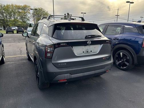 2025 Nissan Kicks SR