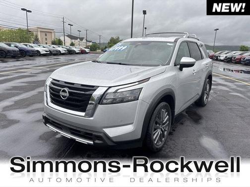 2025 Nissan Pathfinder SL