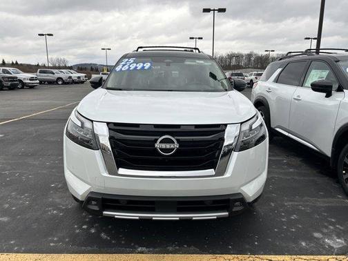 2025 Nissan Pathfinder Platinum