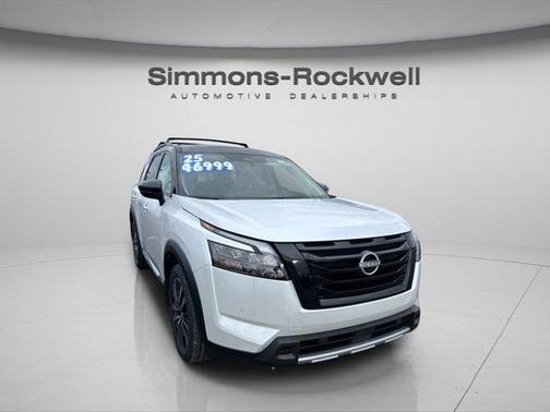 2025 Nissan Pathfinder Platinum