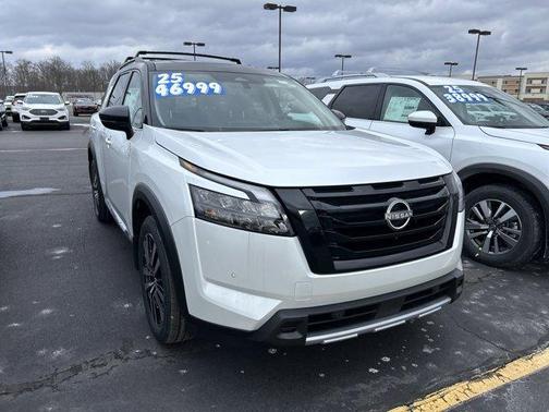 2025 Nissan Pathfinder Platinum