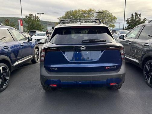 2025 Nissan Kicks SR