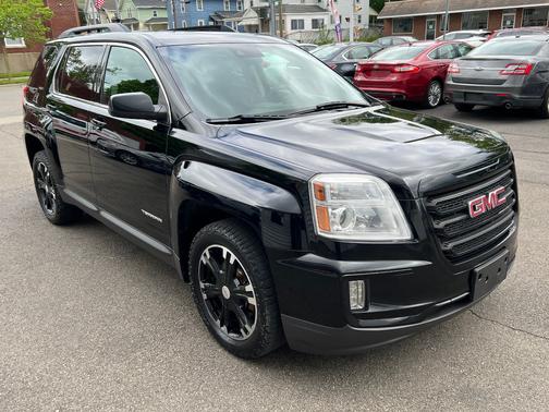 Onyx Black 2017 GMC Terrain SLE-2