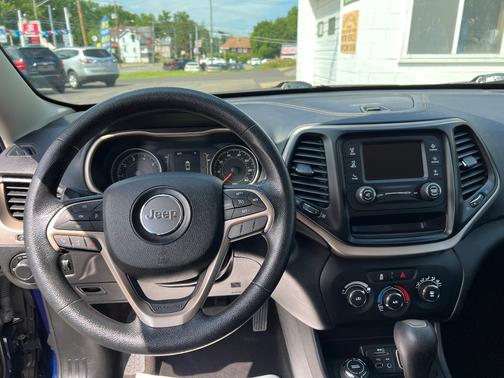 2015 Jeep Cherokee Sport